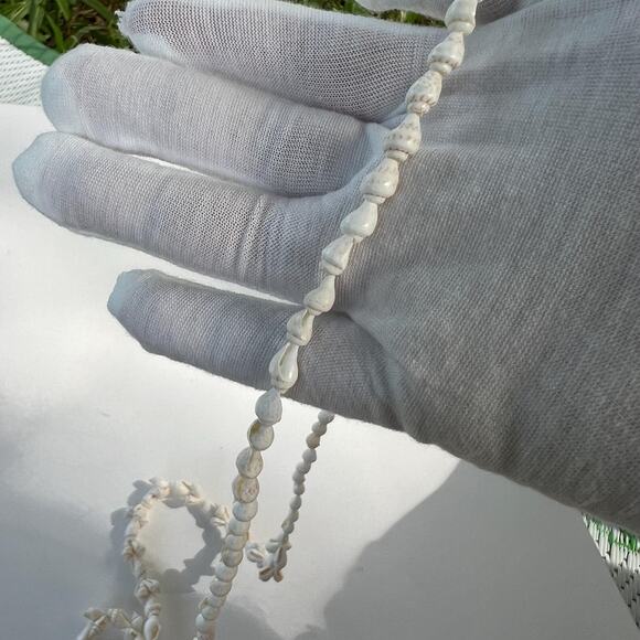 Hawaiian White Conch Sea Shells Necklace Ocean Boho 34” - Picture 10 of 10